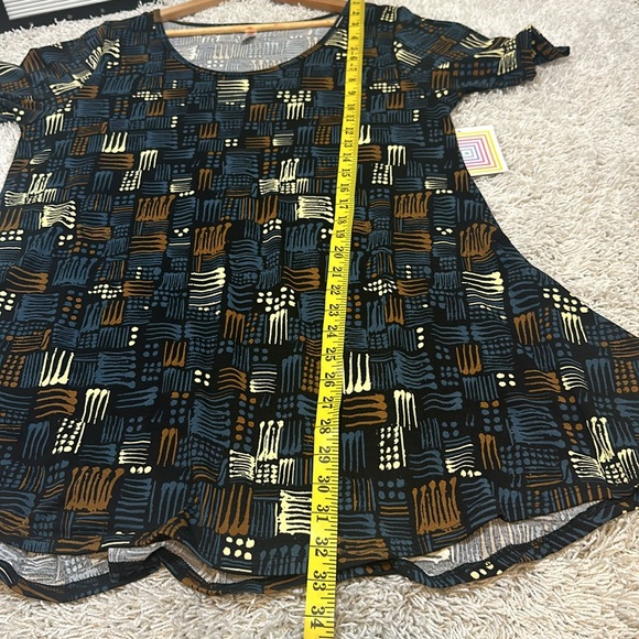 Lularoe pattern Perfect Tee. - Picture 7 of 12